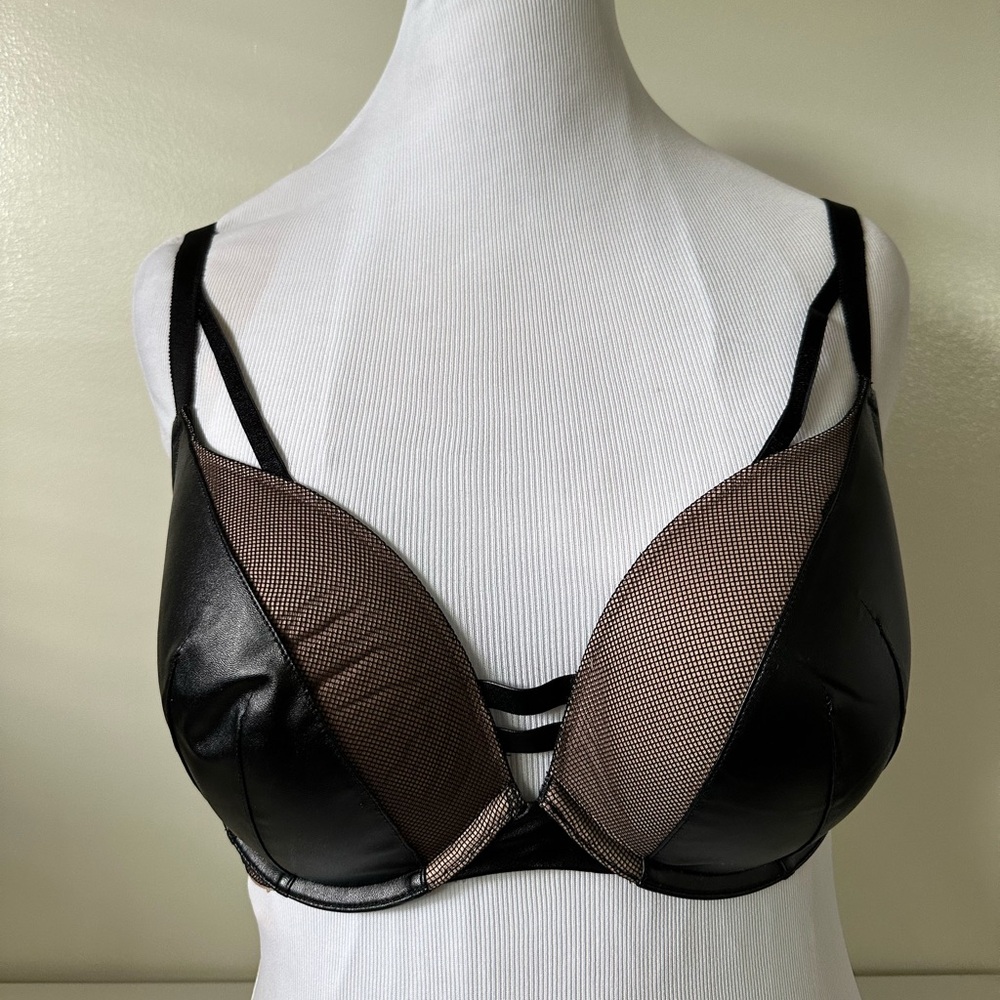 Torrid Faux Leather Mesh Knit XO Plunge Push-Up Bra Size 40D - Picture 2 of 7